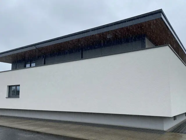 Schlagregenschutz für Wetterseiten: Systeme und Anstriche - Was wirklich hilft